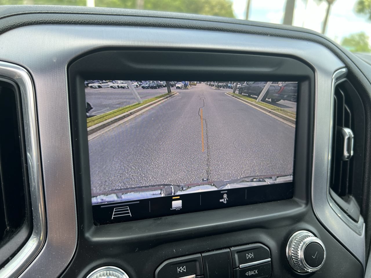Used 2019 GMC Sierra 1500 SLT w/ SLT Premium Plus Package AWD/4WD image 25