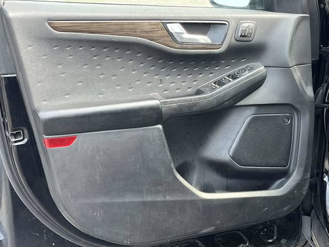 Used 2020 Ford Escape Titanium AWD/4WD image 14