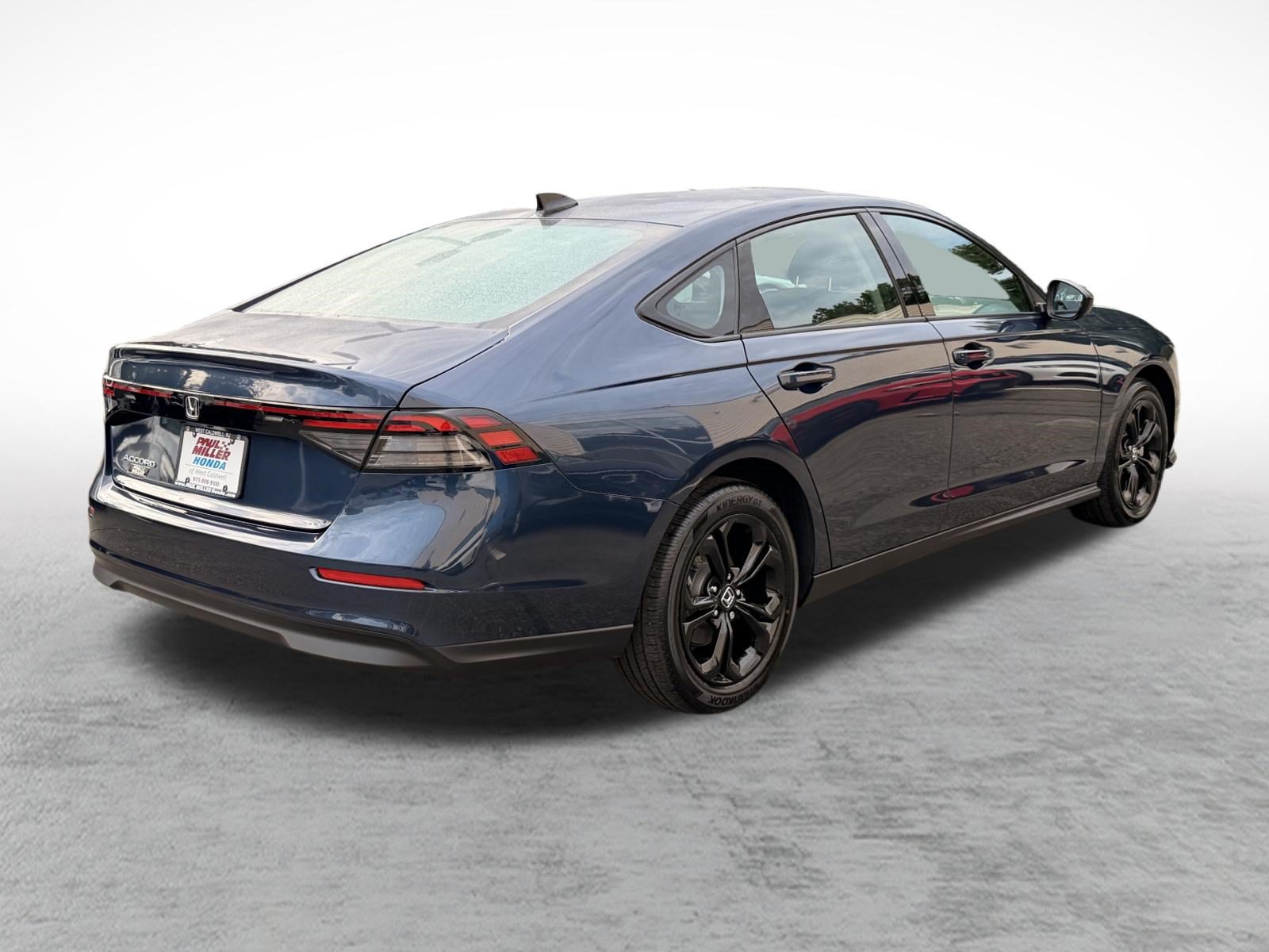 Certified 2025 Honda Accord SE image 6