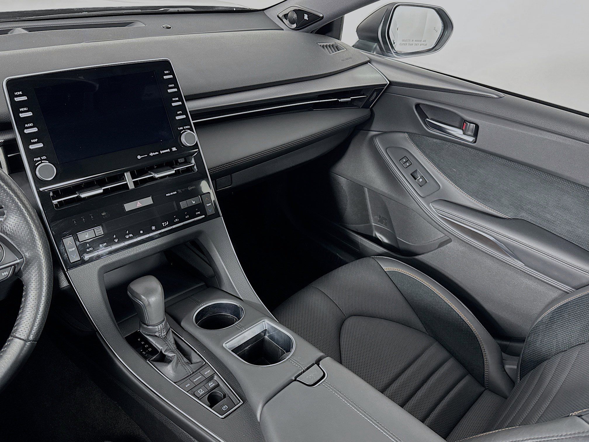 Used 2019 Toyota Avalon XSE image 24