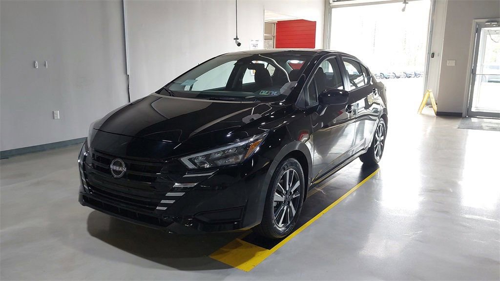 Used 2025 Nissan Versa SV w/ Trunk Package image 18