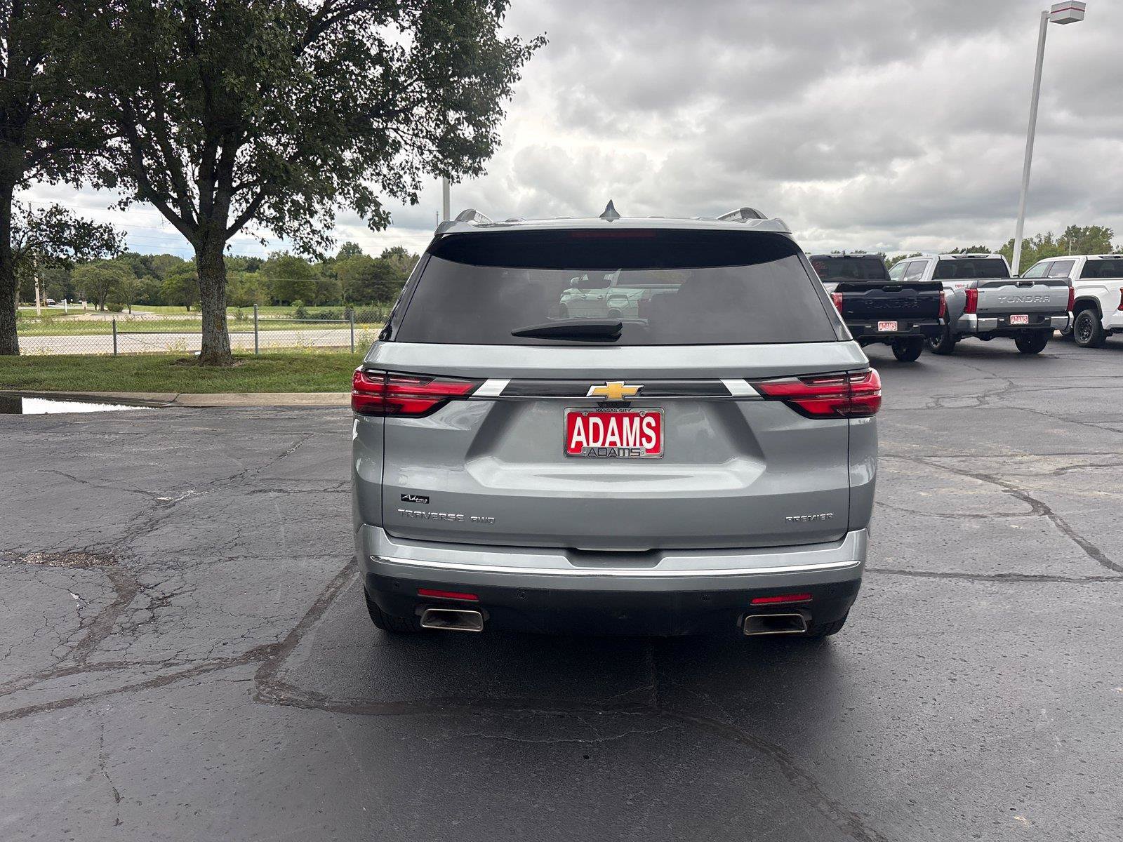 Used 2023 Chevrolet Traverse Premier AWD/4WD image 9