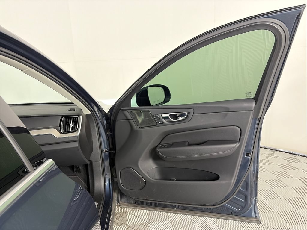 Used 2020 Volvo XC60 T6 Inscription AWD/4WD image 29