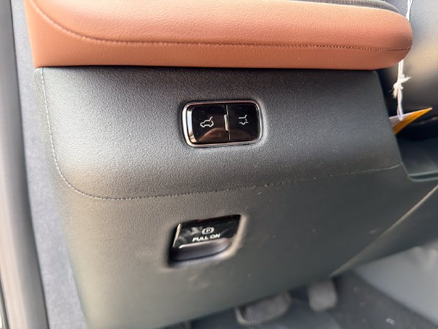 New 2026 Lincoln Navigator L Reserve AWD/4WD image 24