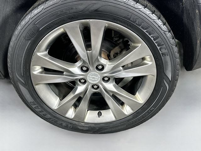 Used 2020 Chevrolet Trax LT w/ LT Convenience Package AWD/4WD image 30