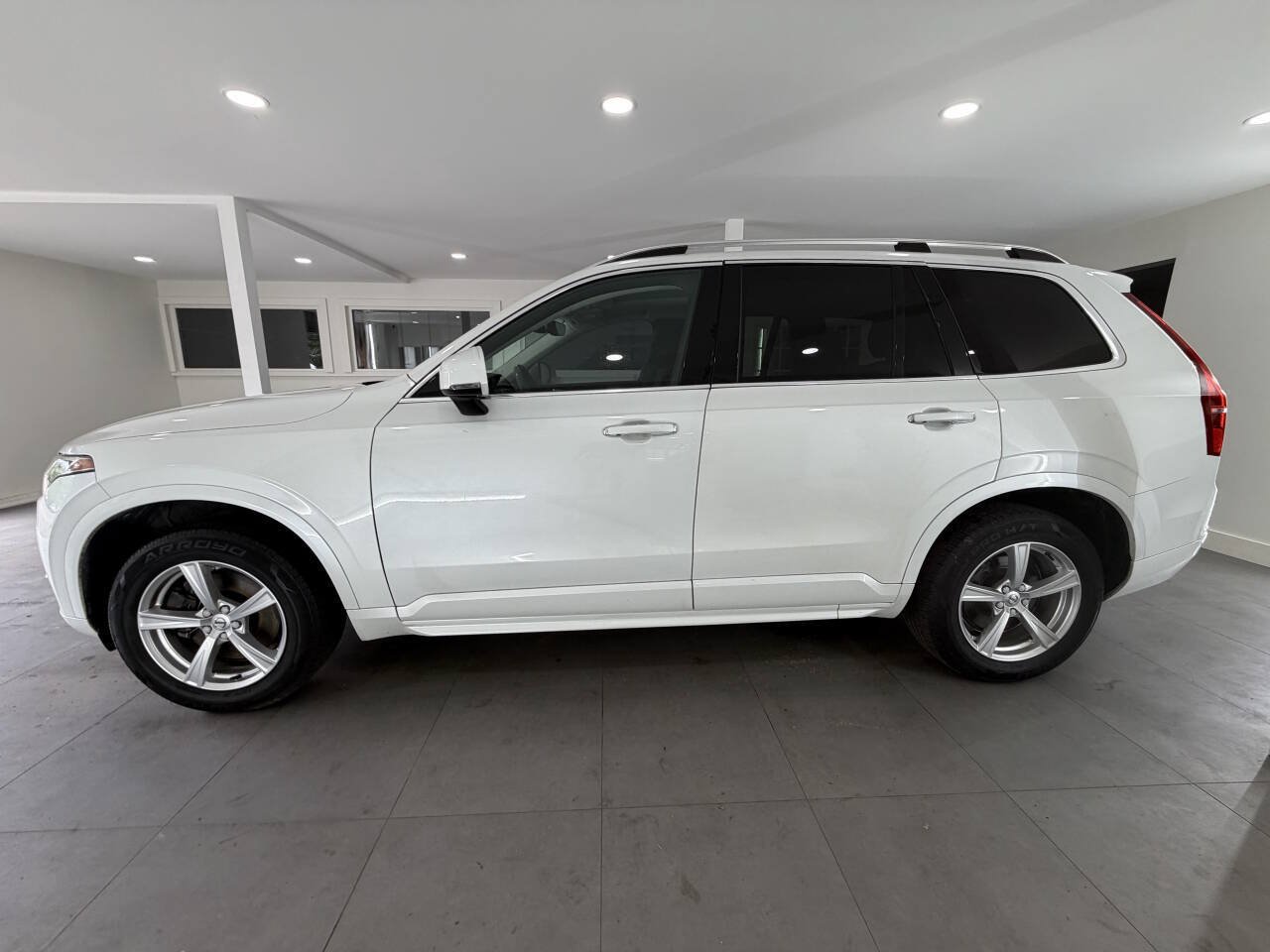 Used 2016 Volvo XC90 T5 Momentum FWD image 4