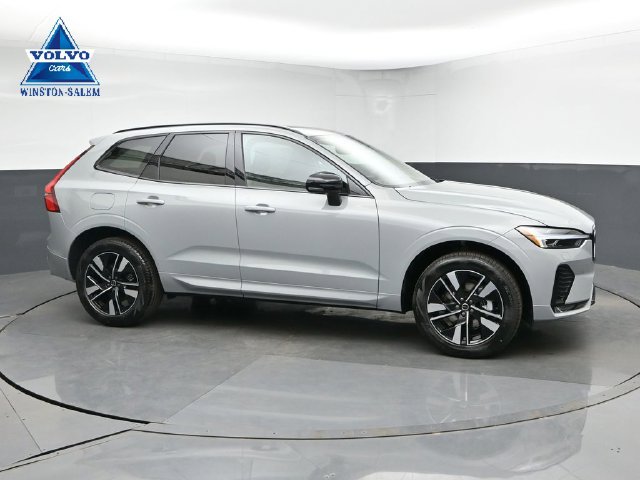 New 2026 Volvo XC60 B5 Core w/ Climate Package