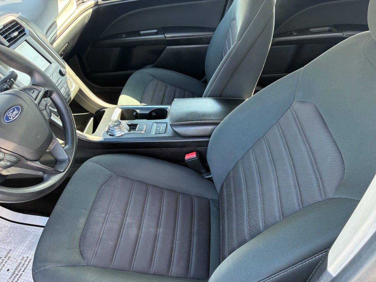 Used 2020 Ford Fusion SE image 5