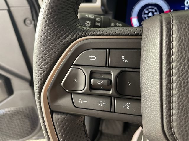 Used 2025 Toyota Tacoma TRD Sport AWD/4WD image 13