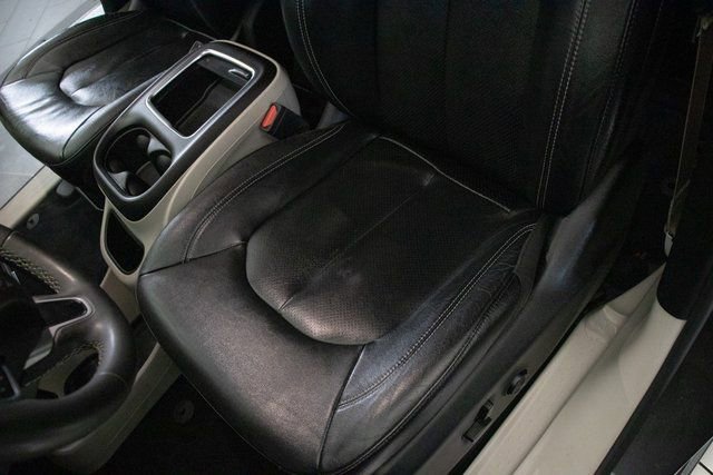 Used 2022 Chrysler Pacifica Touring-L image 27