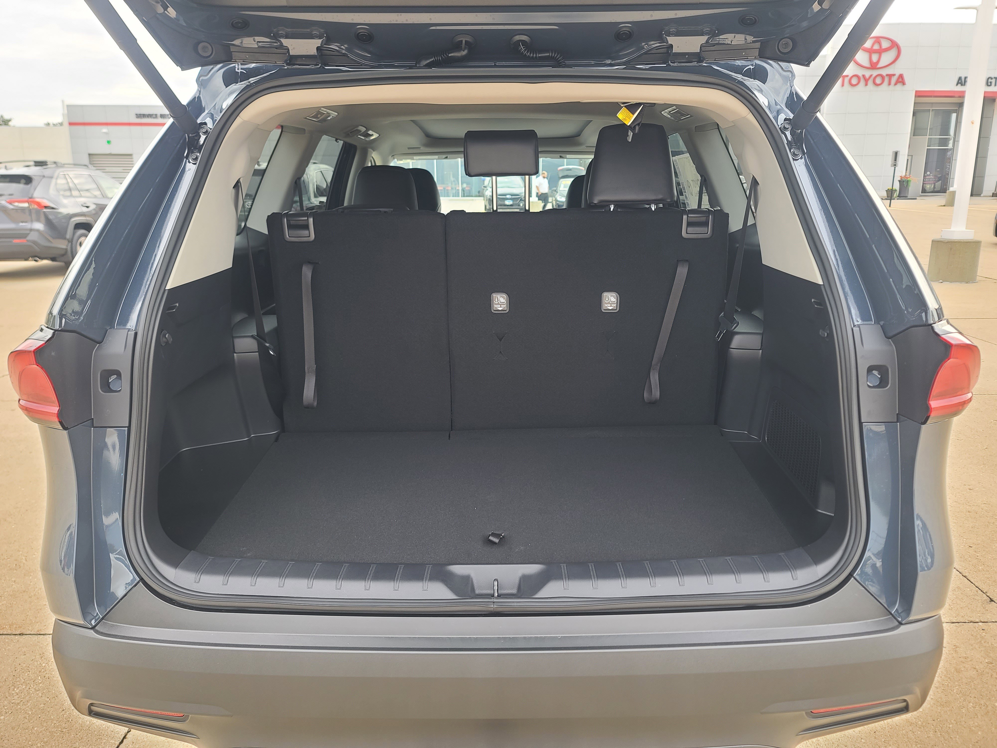 New 2026 Toyota Grand Highlander XLE image 18