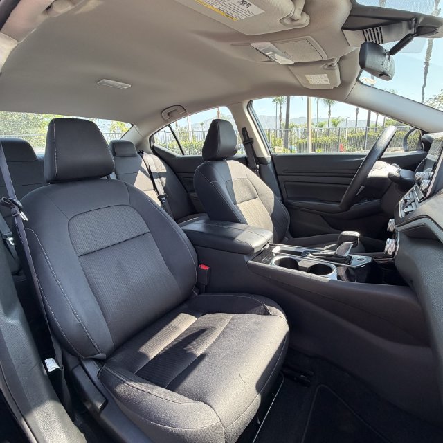 Used 2024 Nissan Altima 2.5 SV FWD image 28