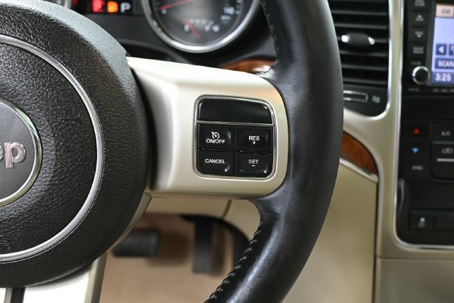 Used 2011 Jeep Grand Cherokee Limited AWD/4WD image 22
