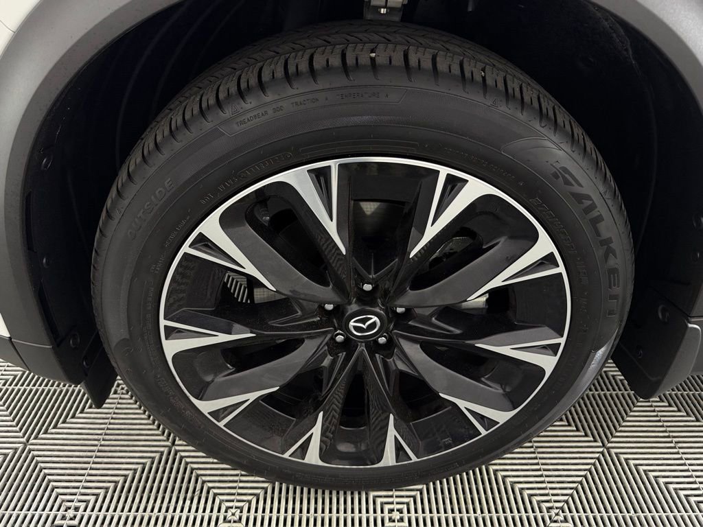 Used 2025 MAZDA CX-90 Plug-In Hybrid w/ Premium Plus image 11