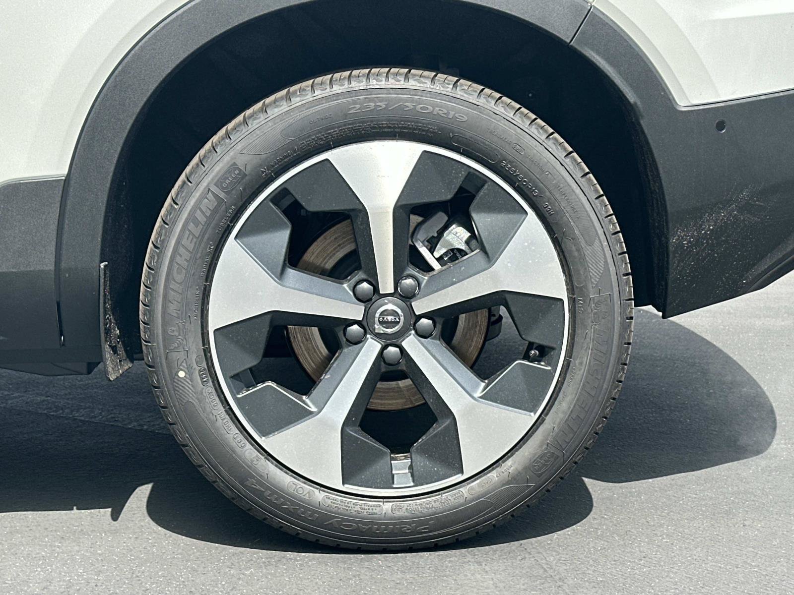 New 2026 Volvo XC40 B5 Plus w/ Protection Package Premier AWD/4WD image 23