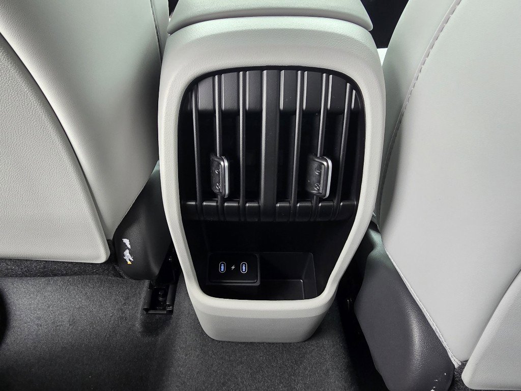 New 2026 Hyundai Kona SEL Premium image 28