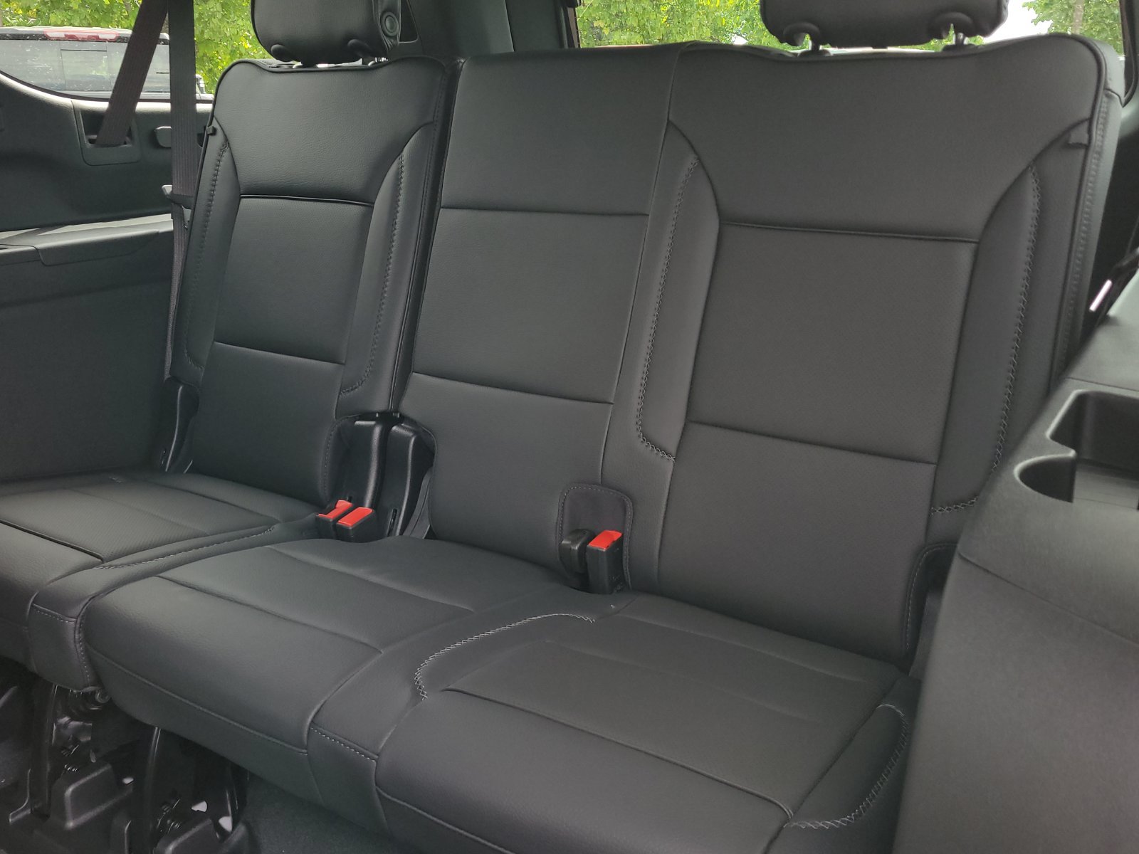 New 2026 GMC Yukon XL Denali w/ Denali Reserve Package AWD/4WD image 9