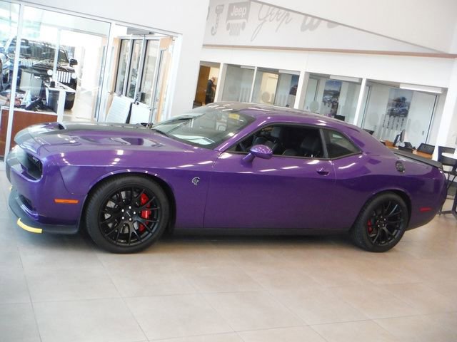 Used 2016 Dodge Challenger SRT Hellcat RWD image 2