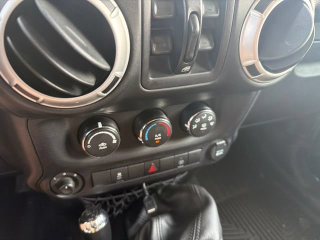 Used 2015 Jeep Wrangler Unlimited Sahara w/ Dual Top Group AWD/4WD image 13