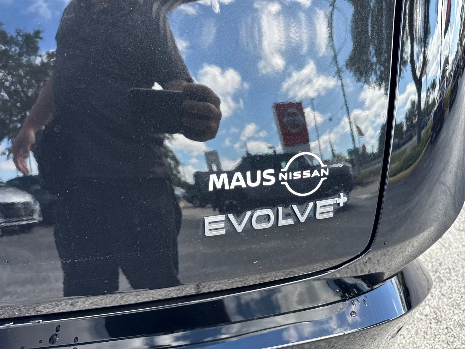 Certified 2024 Nissan Ariya FWD image 9