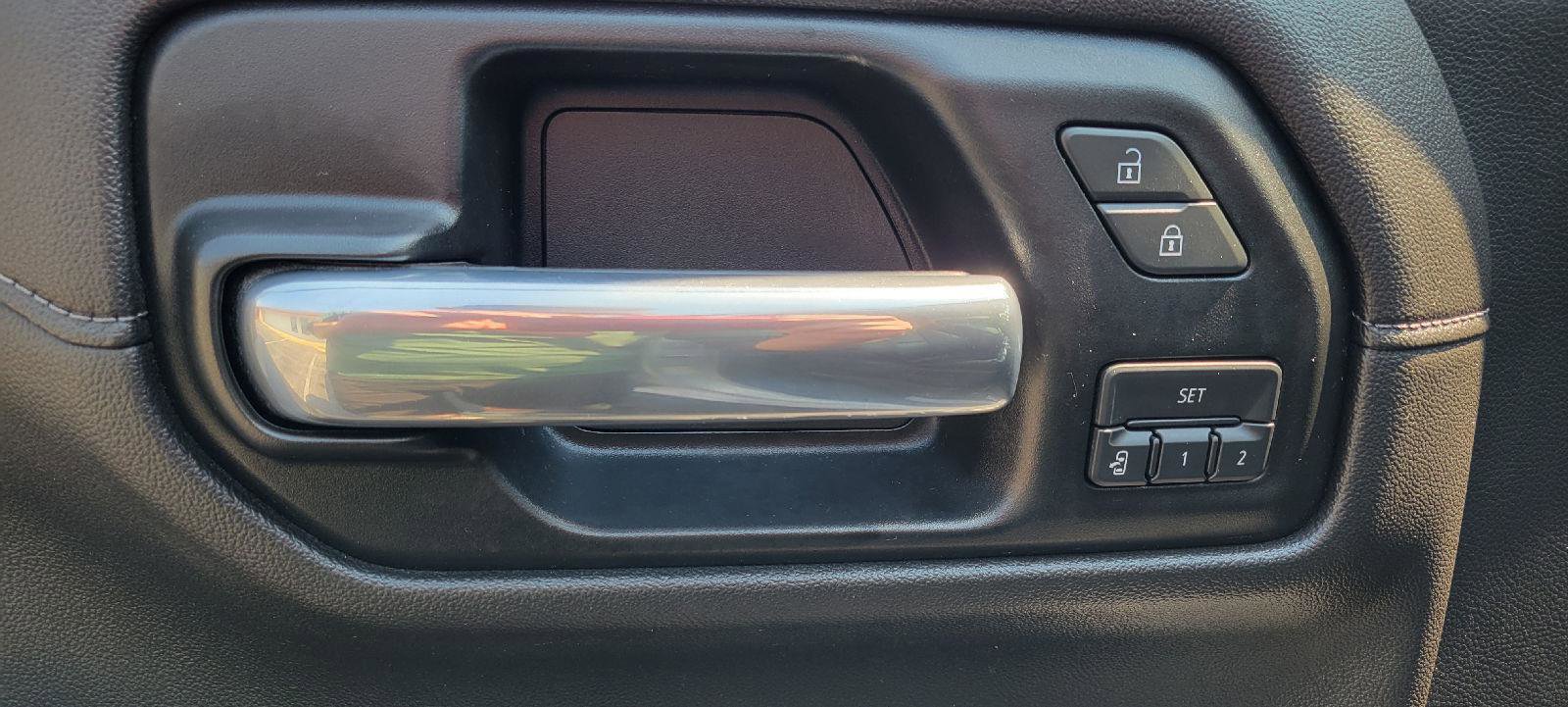 Used 2019 Chevrolet Silverado 1500 LTZ w/ LTZ Plus Package image 7