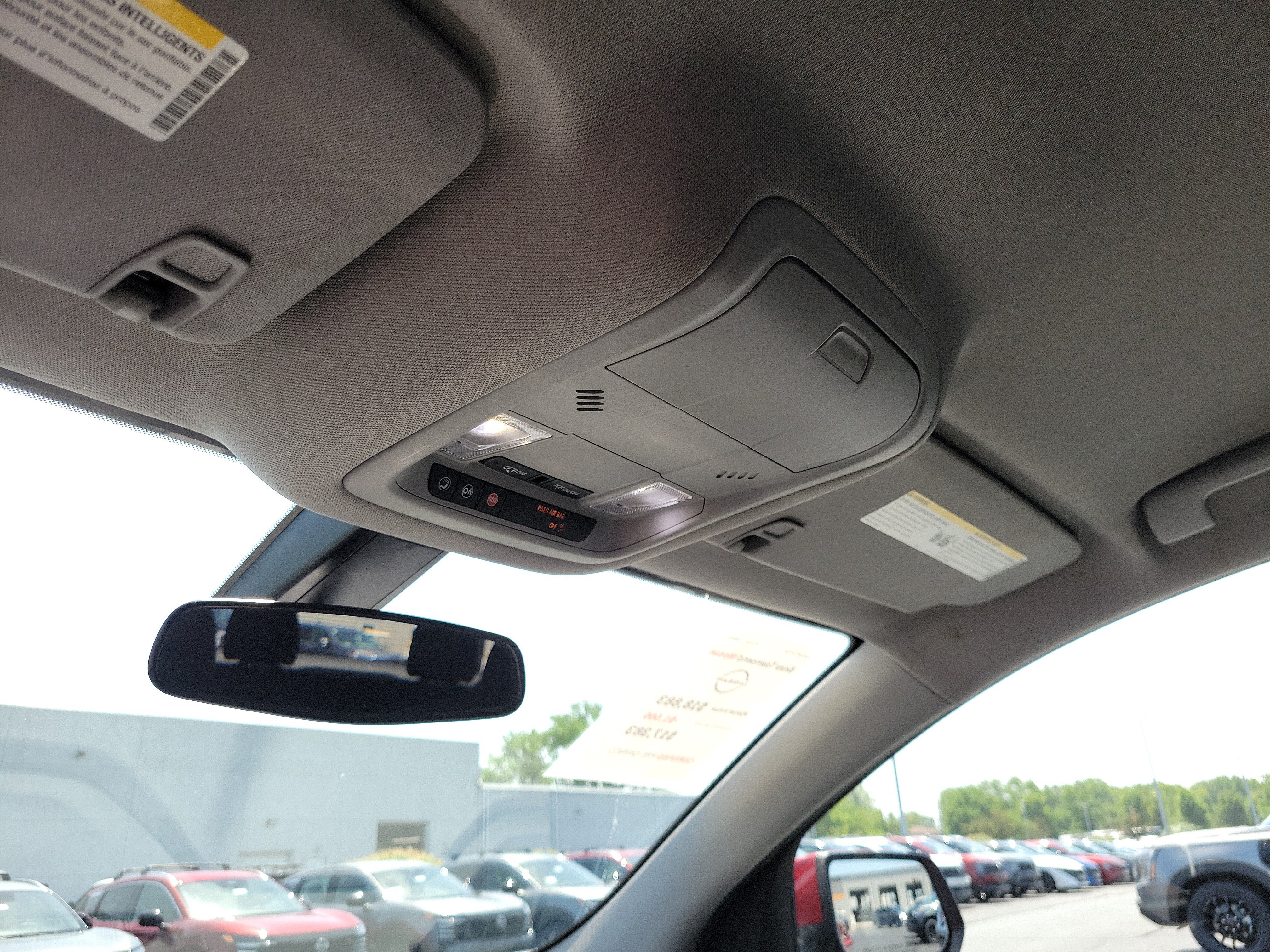 Used 2020 GMC Acadia SLE w/ Driver Convenience Package FWD image 29