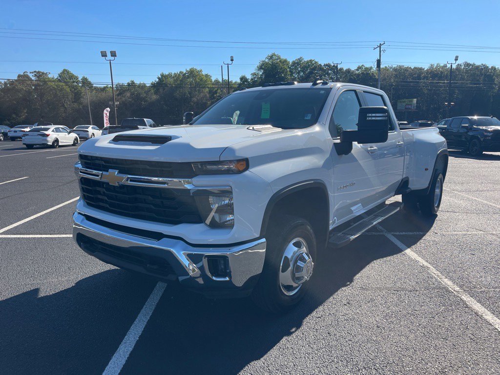 Used 2024 Chevrolet Silverado 3500 LT w/ Safety Package image 3