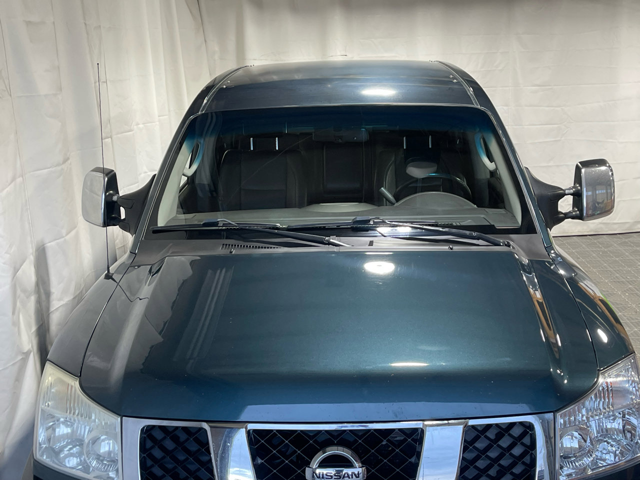 Used 2006 Nissan Titan LE w/ (R02) LE Off-Road Pkg image 3