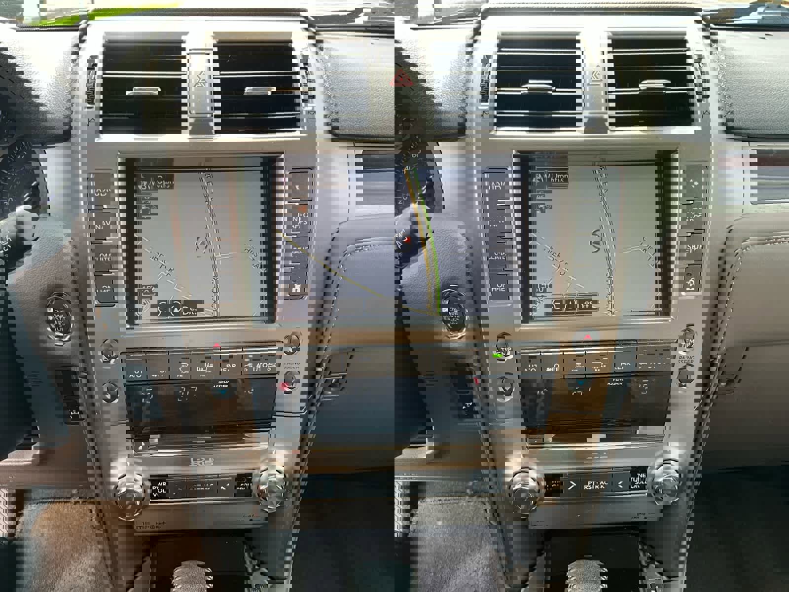 Used 2018 Lexus GX 460 Premium w/ Premium Package image 41