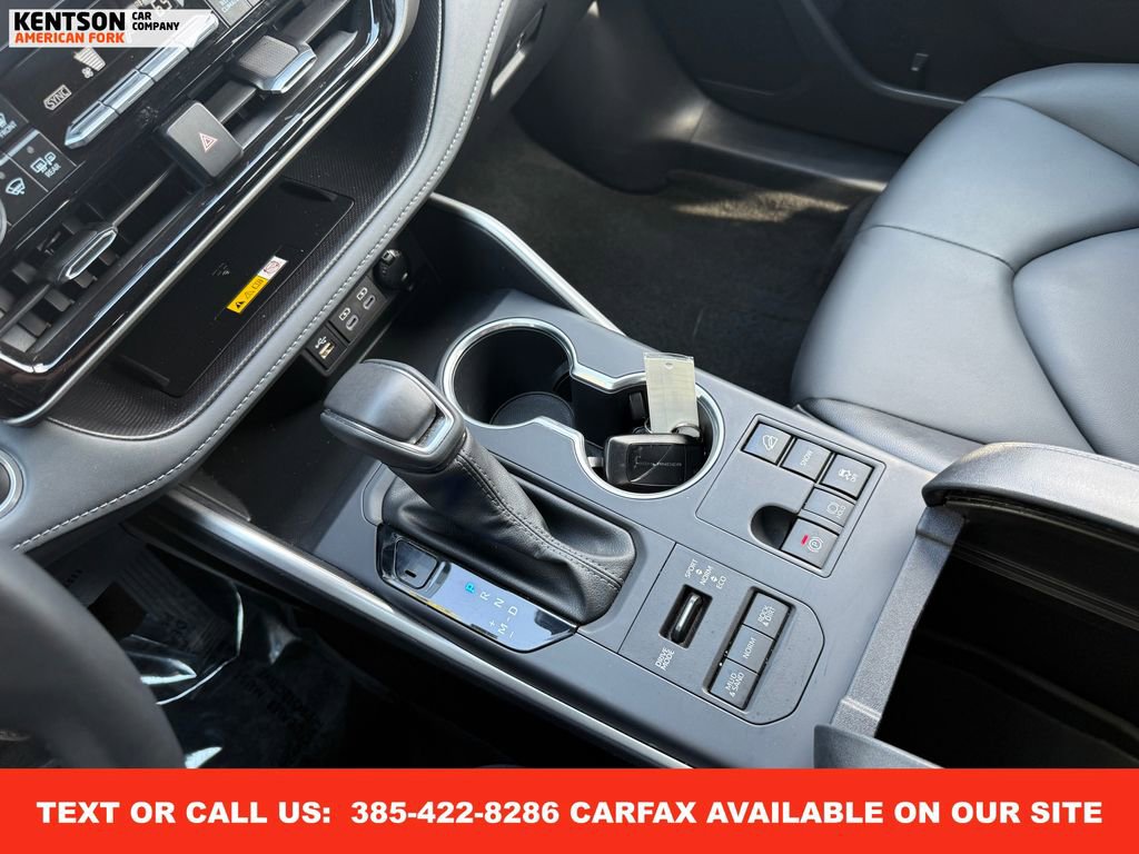 Used 2025 Toyota Highlander XLE image 27