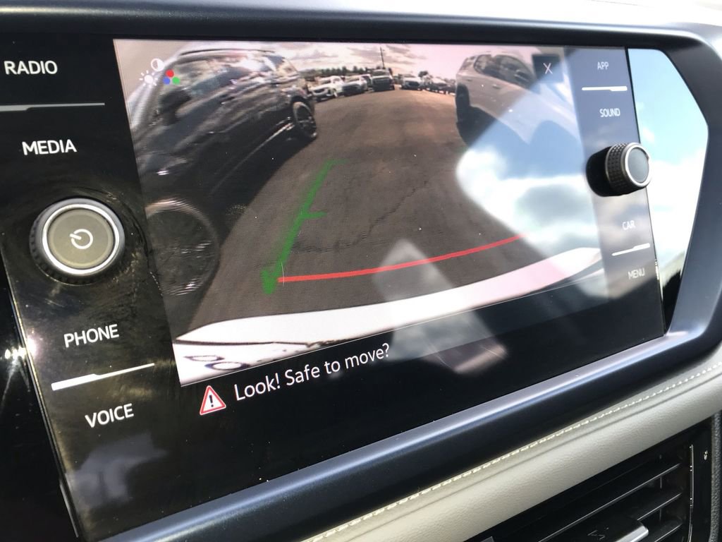 Used 2024 Volkswagen Taos SE image 17