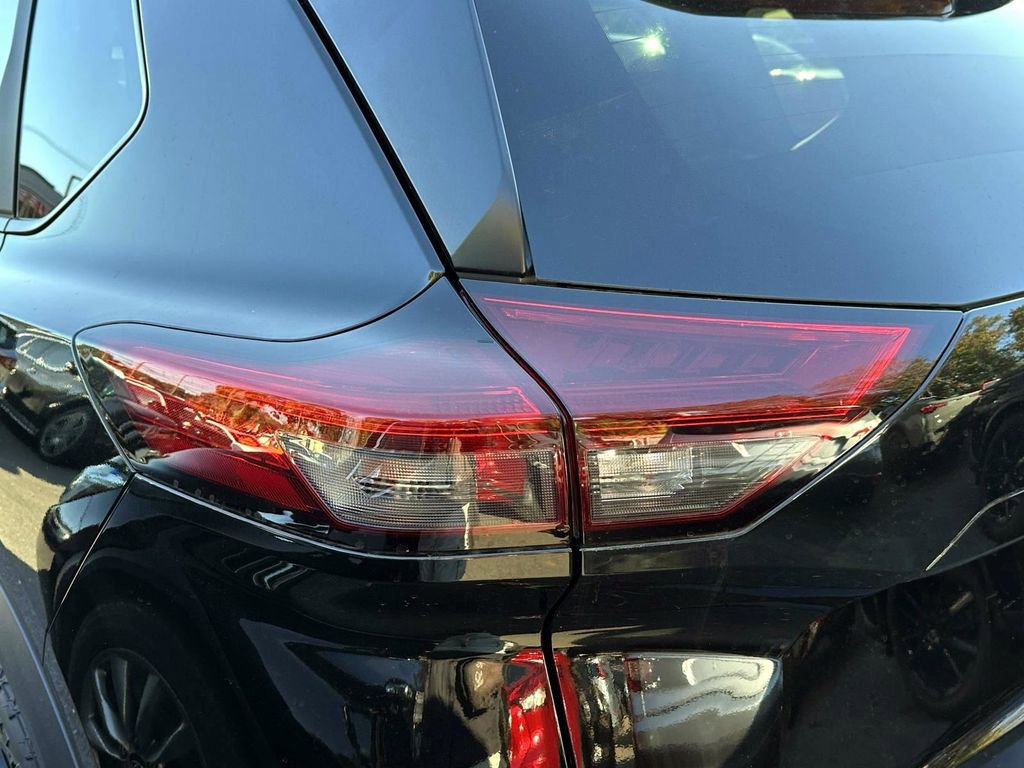 Certified 2025 Nissan Rogue SV image 10