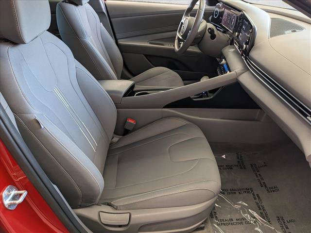 Used 2021 Hyundai Elantra SEL w/ Convenience Package FWD image 25