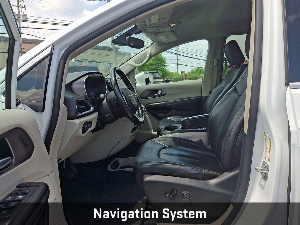 Used 2020 Chrysler Pacifica Touring-L Plus FWD image 15