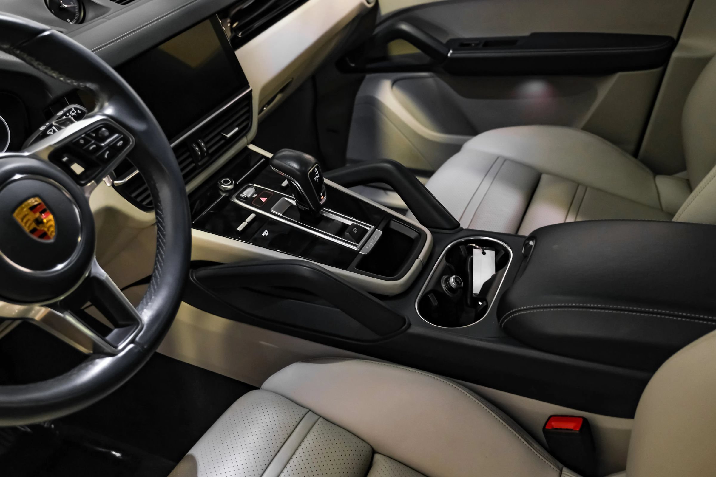 Used 2019 Porsche Cayenne AWD/4WD image 18