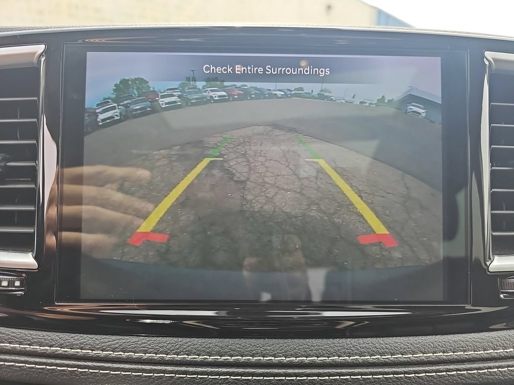Used 2023 Chrysler Pacifica Limited FWD image 31