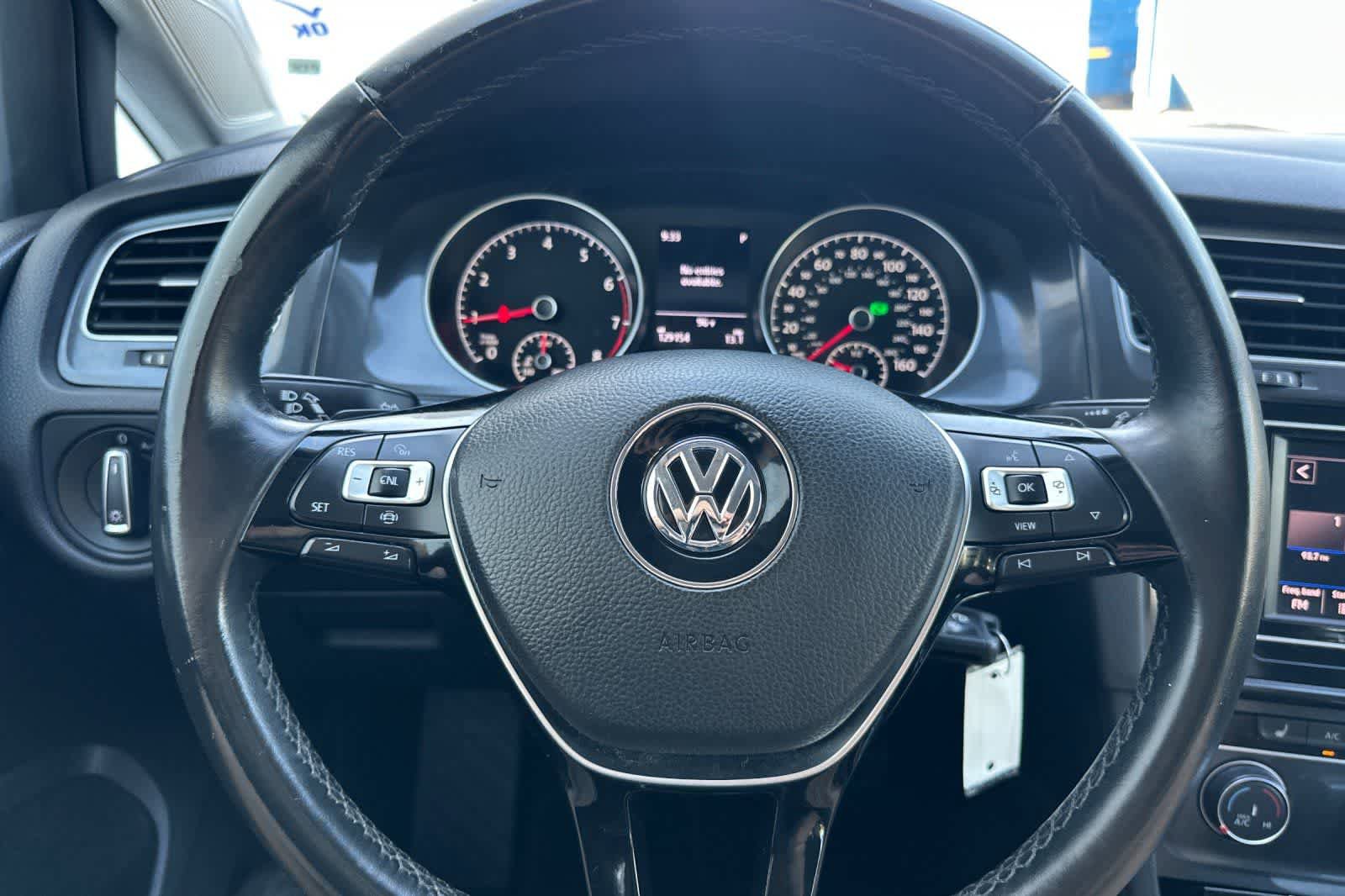 Used 2019 Volkswagen Golf S image 28