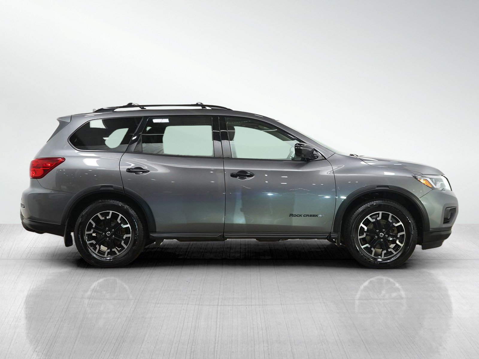 Used 2019 Nissan Pathfinder S AWD/4WD image 6