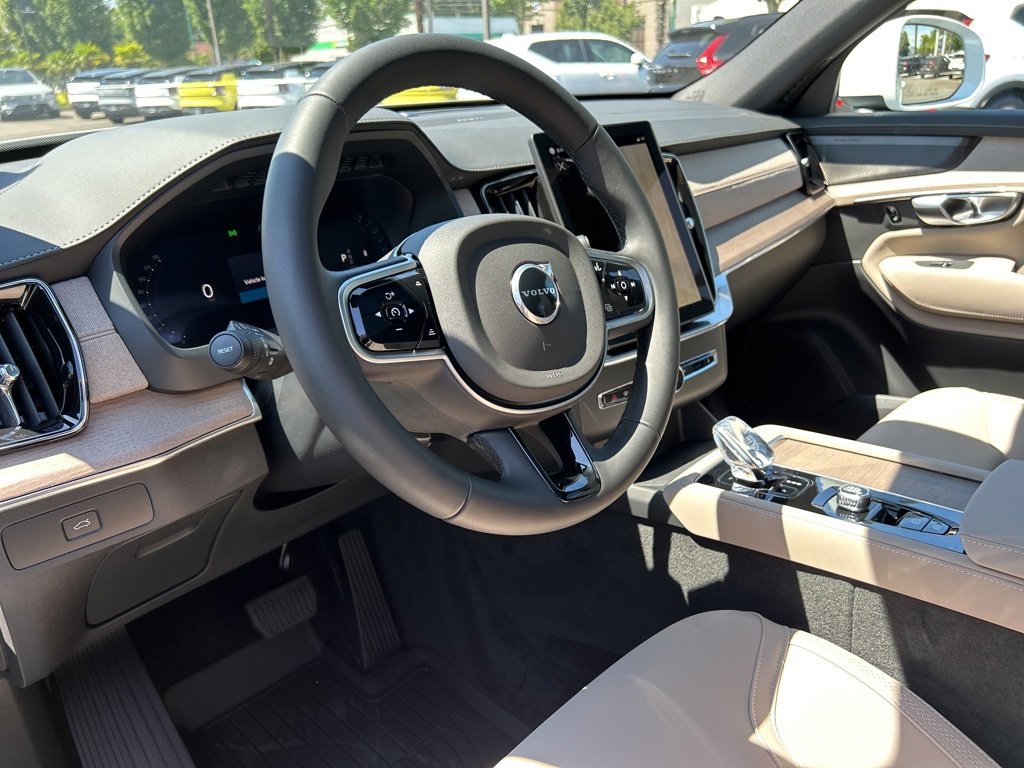 New 2026 Volvo XC90 B6 Plus w/ Protection Package Premier image 7