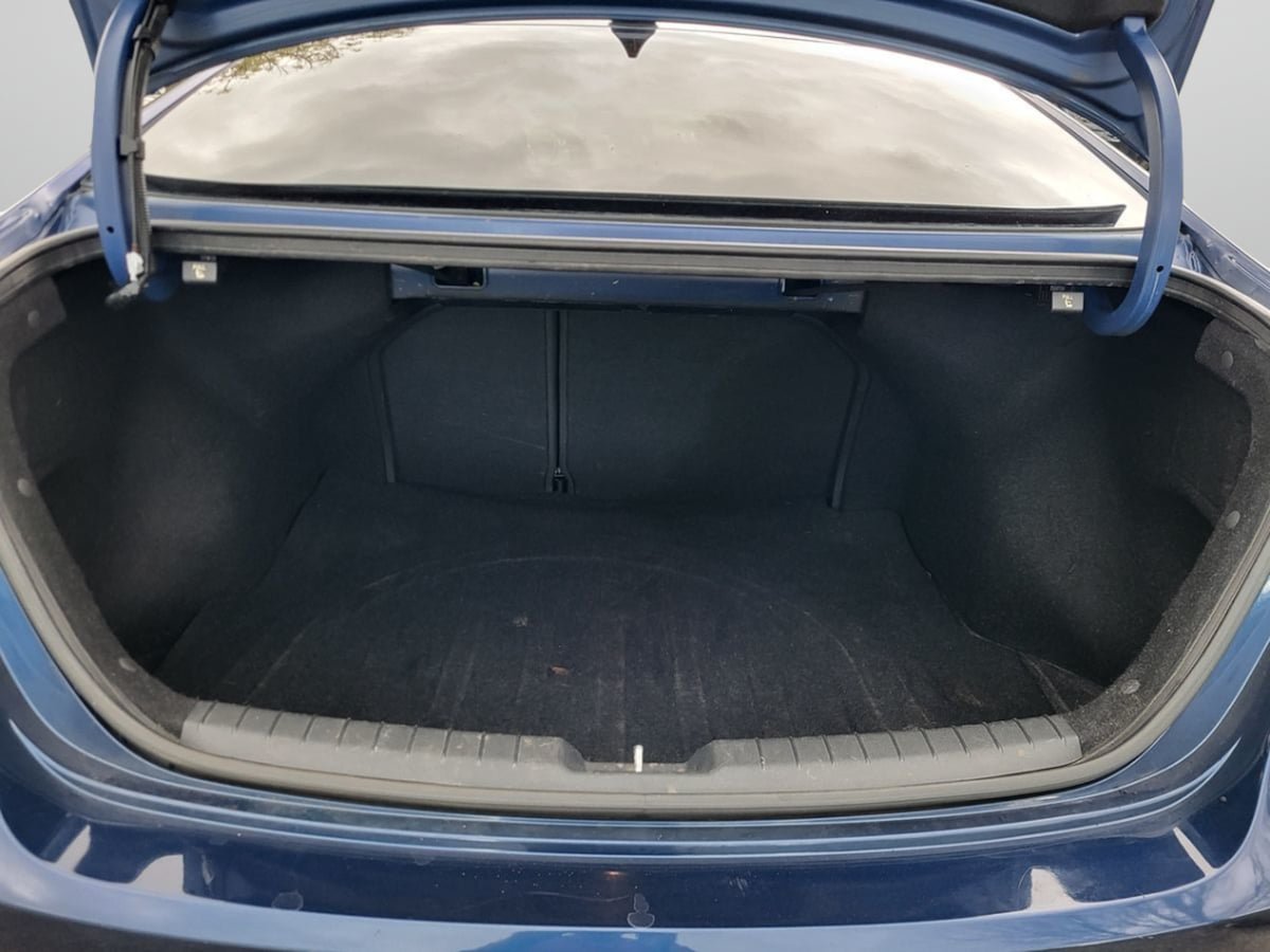 Used 2017 Hyundai Elantra SE FWD image 14