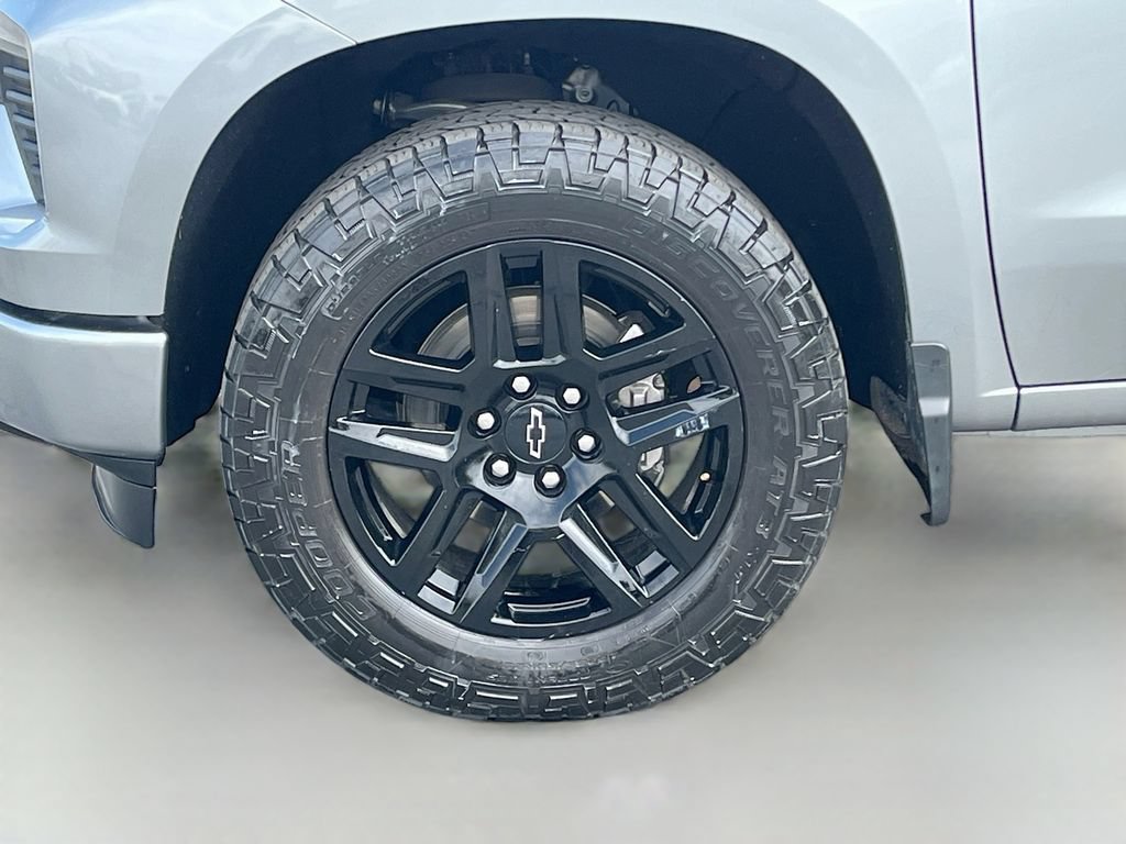 Used 2023 Chevrolet Silverado 1500 RST AWD/4WD image 30