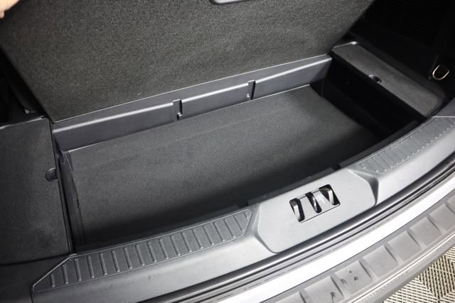 Used 2020 Ford Explorer XLT w/ Equipment Group 202A image 57