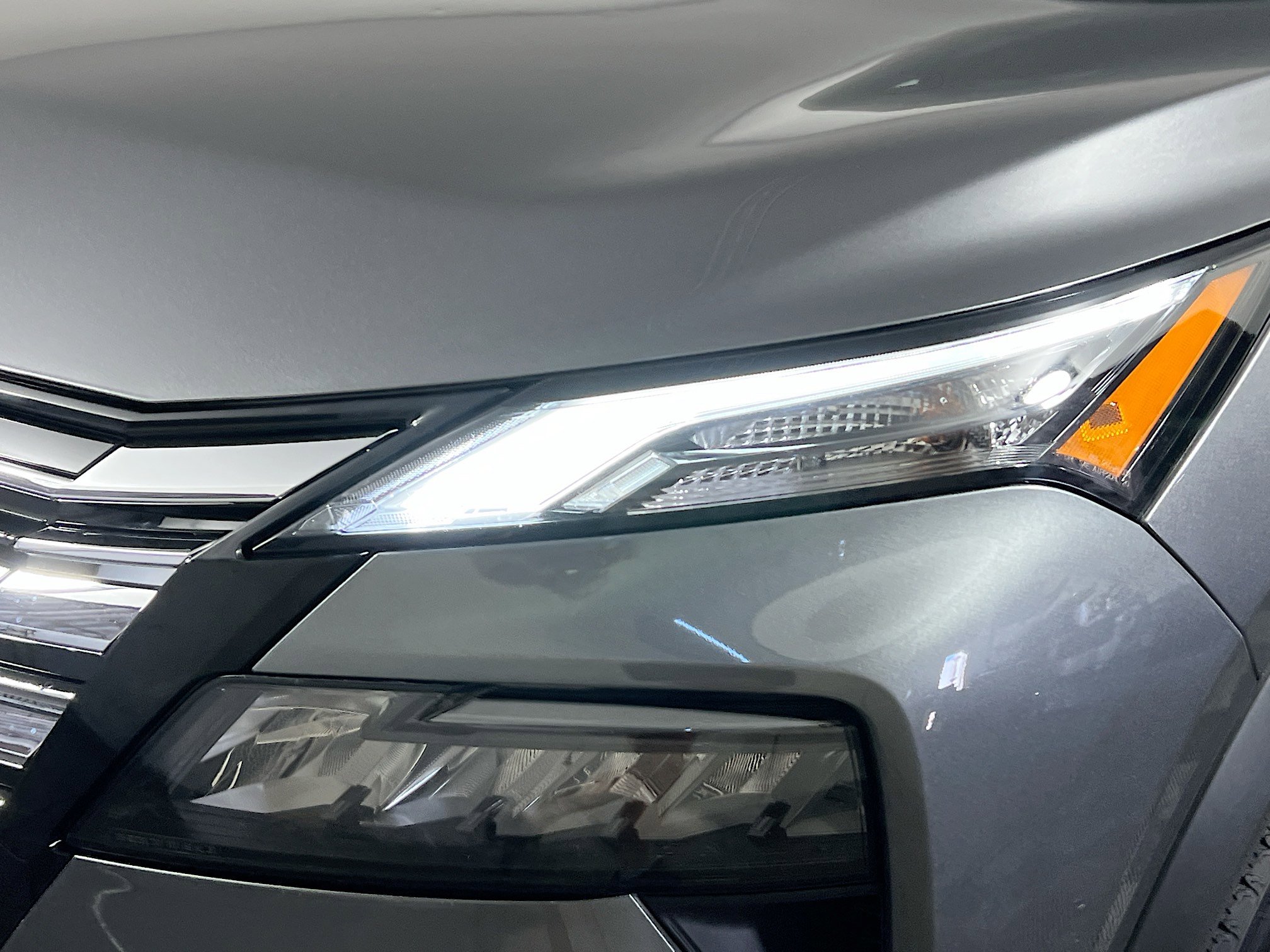 Used 2024 Nissan Rogue SV image 11