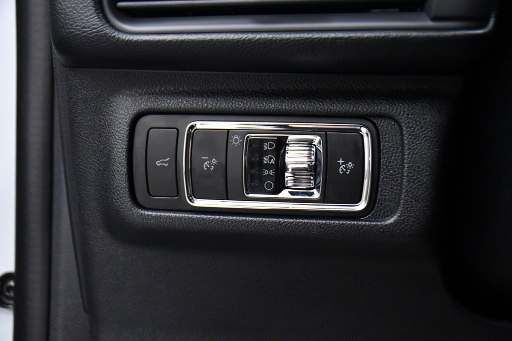 New 2026 Lincoln Corsair Premiere image 26