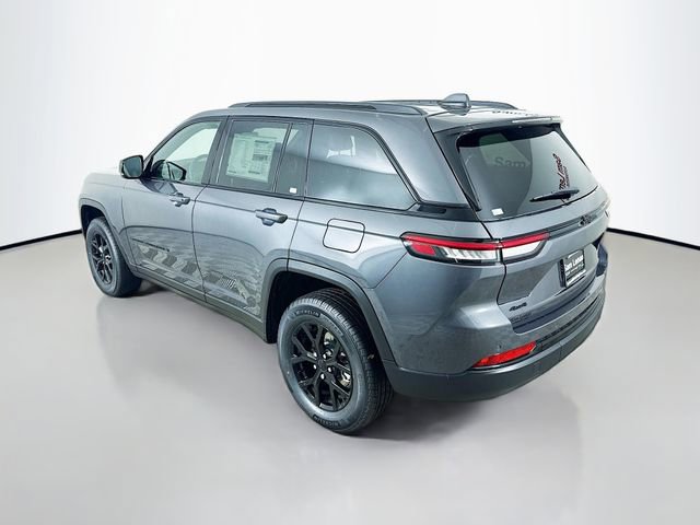 New 2025 Jeep Grand Cherokee Altitude w/ Trailer Tow Package AWD/4WD image 5