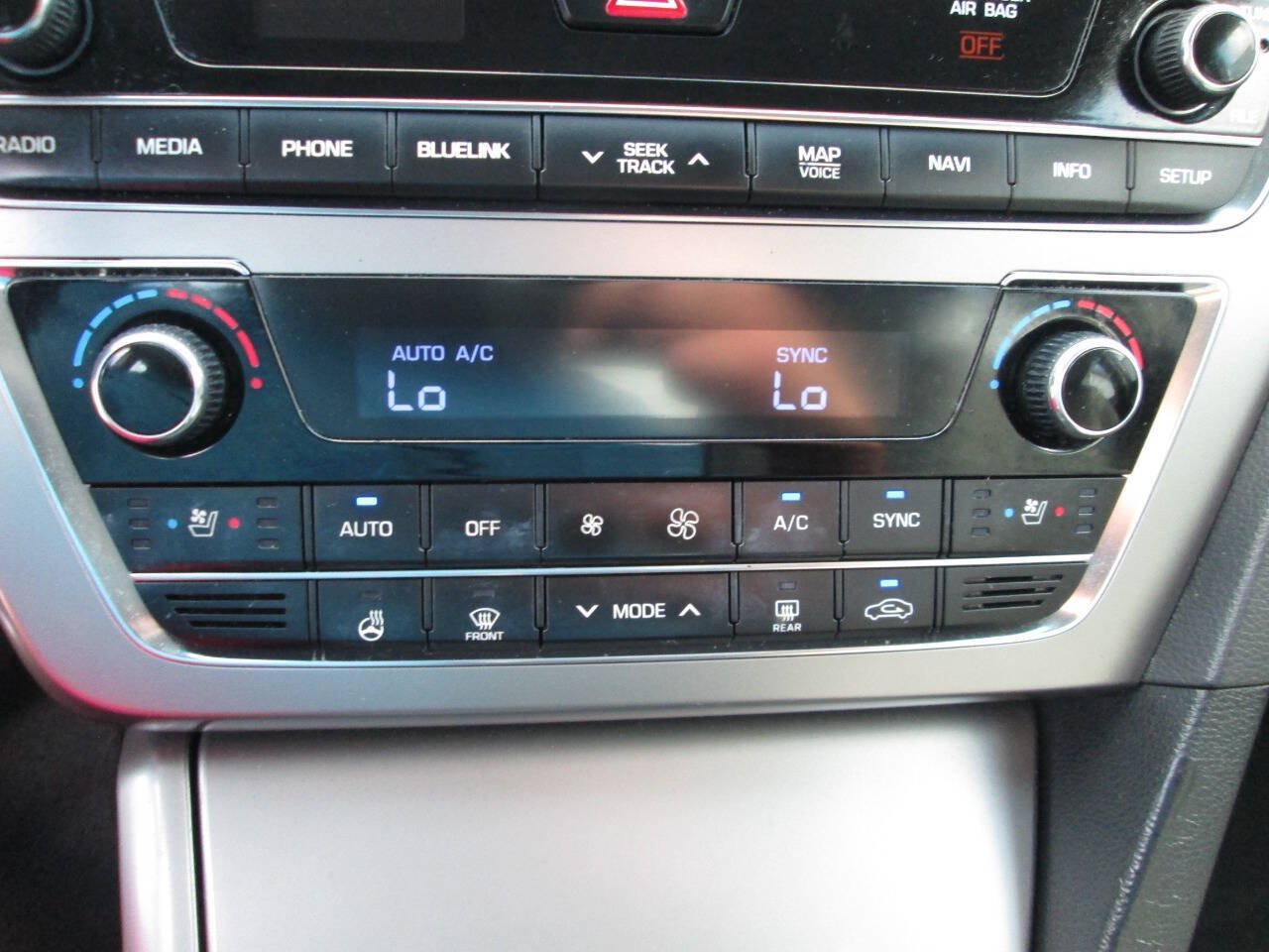 Used 2016 Hyundai Sonata Limited w/ Option Group 04 FWD image 21