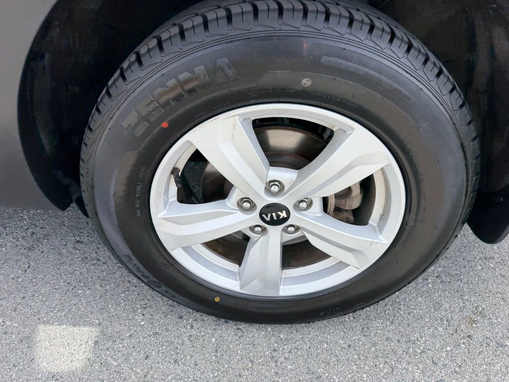 Used 2021 Kia Sorento LX AWD/4WD image 13