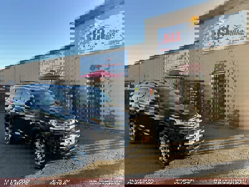 Used 2017 Toyota Highlander Limited image 3