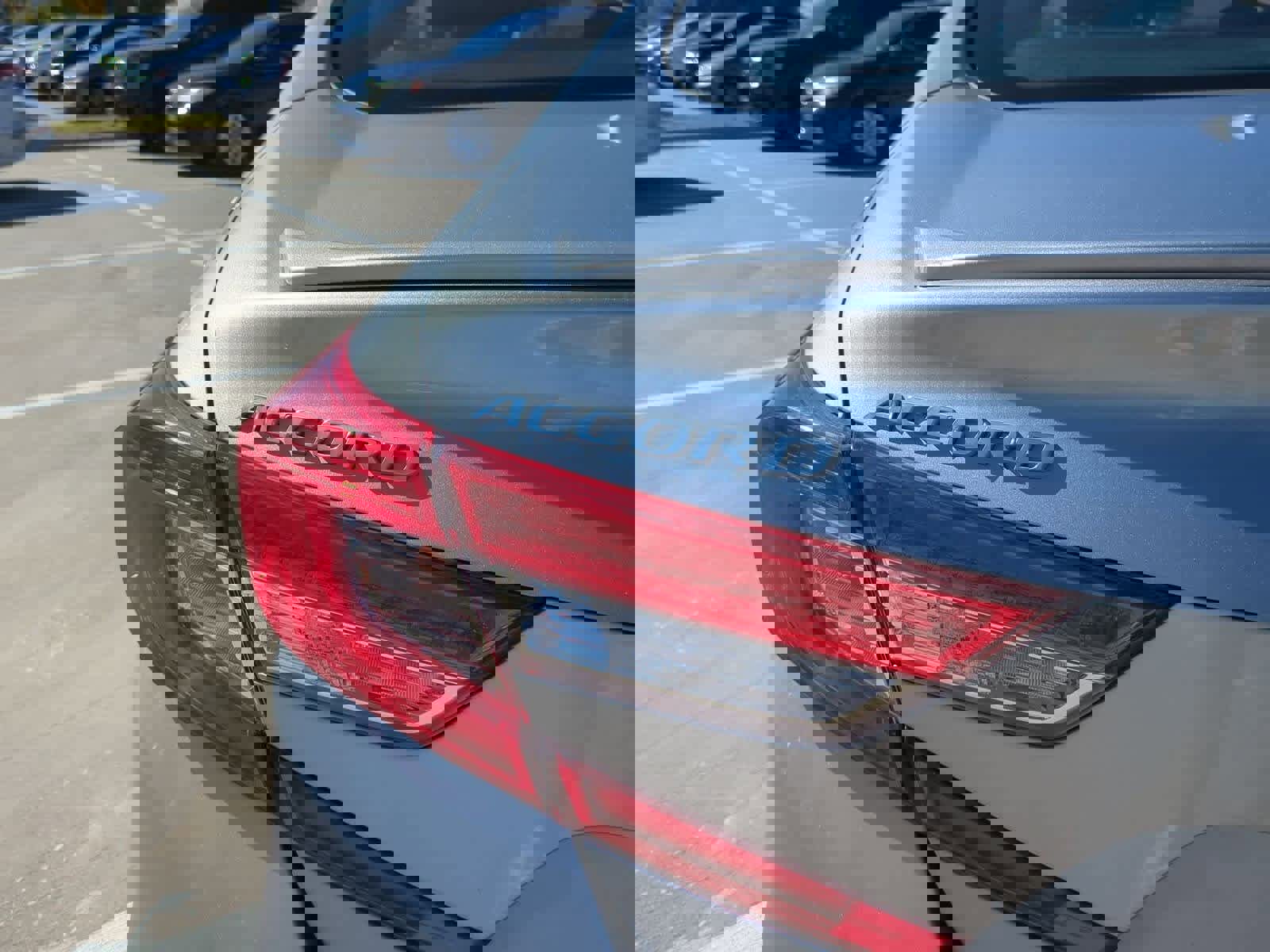 Used 2018 Honda Accord Sport image 11