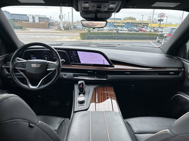 Used 2023 Cadillac Escalade Premium Luxury image 11
